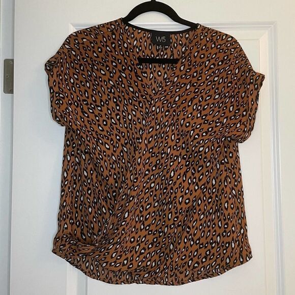 W5 Leopard Animal Print Short Sleeve Blouse Size Small - Picture 9 of 9